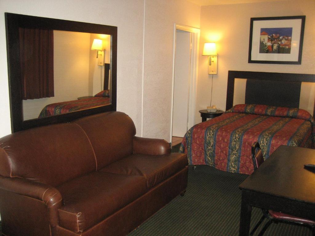 Starlite Motel Bellflower Room photo