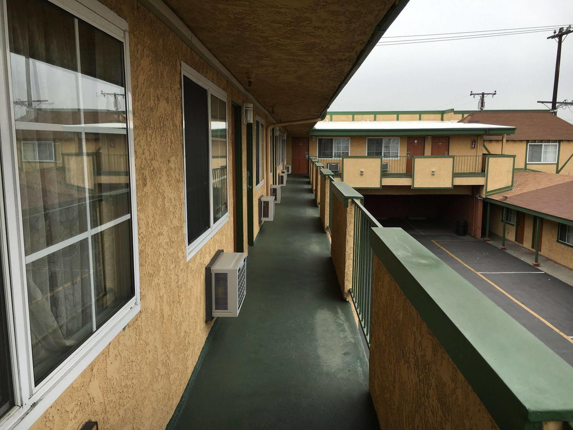 Starlite Motel Bellflower Exterior photo